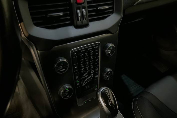 Sort Volvo V40 fra 2014