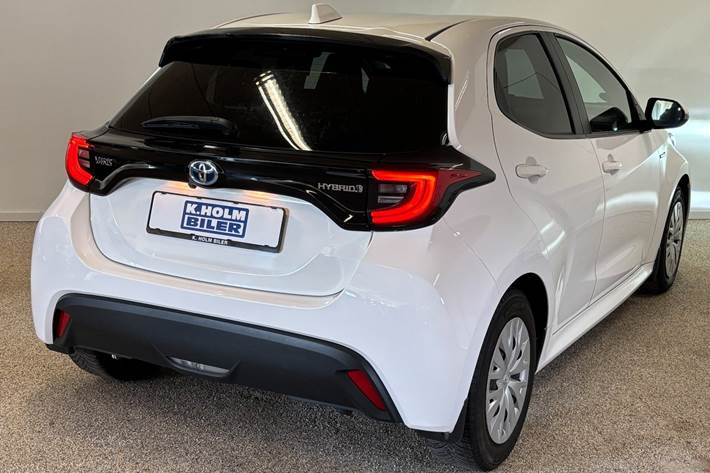Hvid Toyota Yaris fra 2021