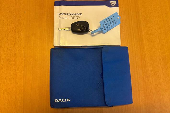 Hvid Dacia Lodgy fra 2016