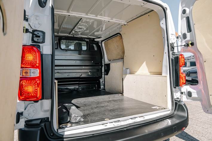 Hvid Toyota ProAce fra 2023