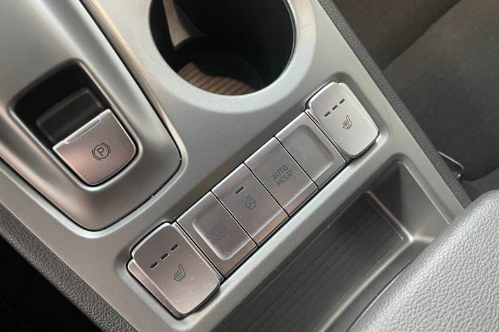 Hvid Hyundai Kona fra 2022