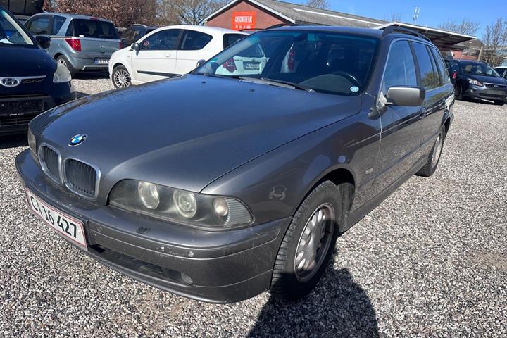 undefined BMW 520i fra 2002 set udefra