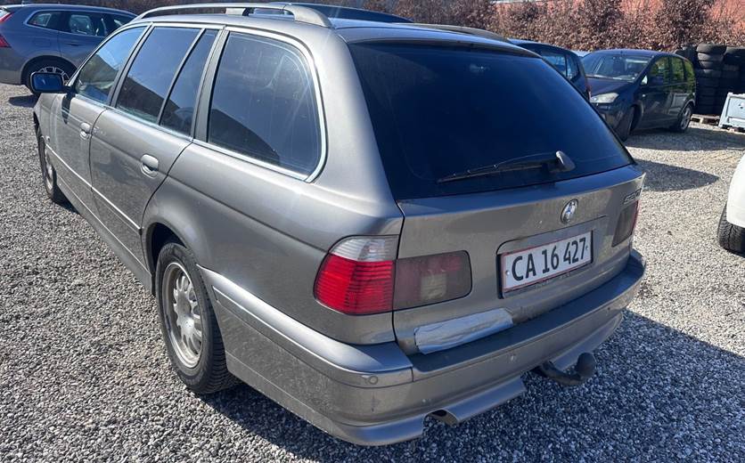 BMW 520i
