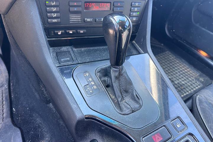 undefined BMW 520i fra 2002