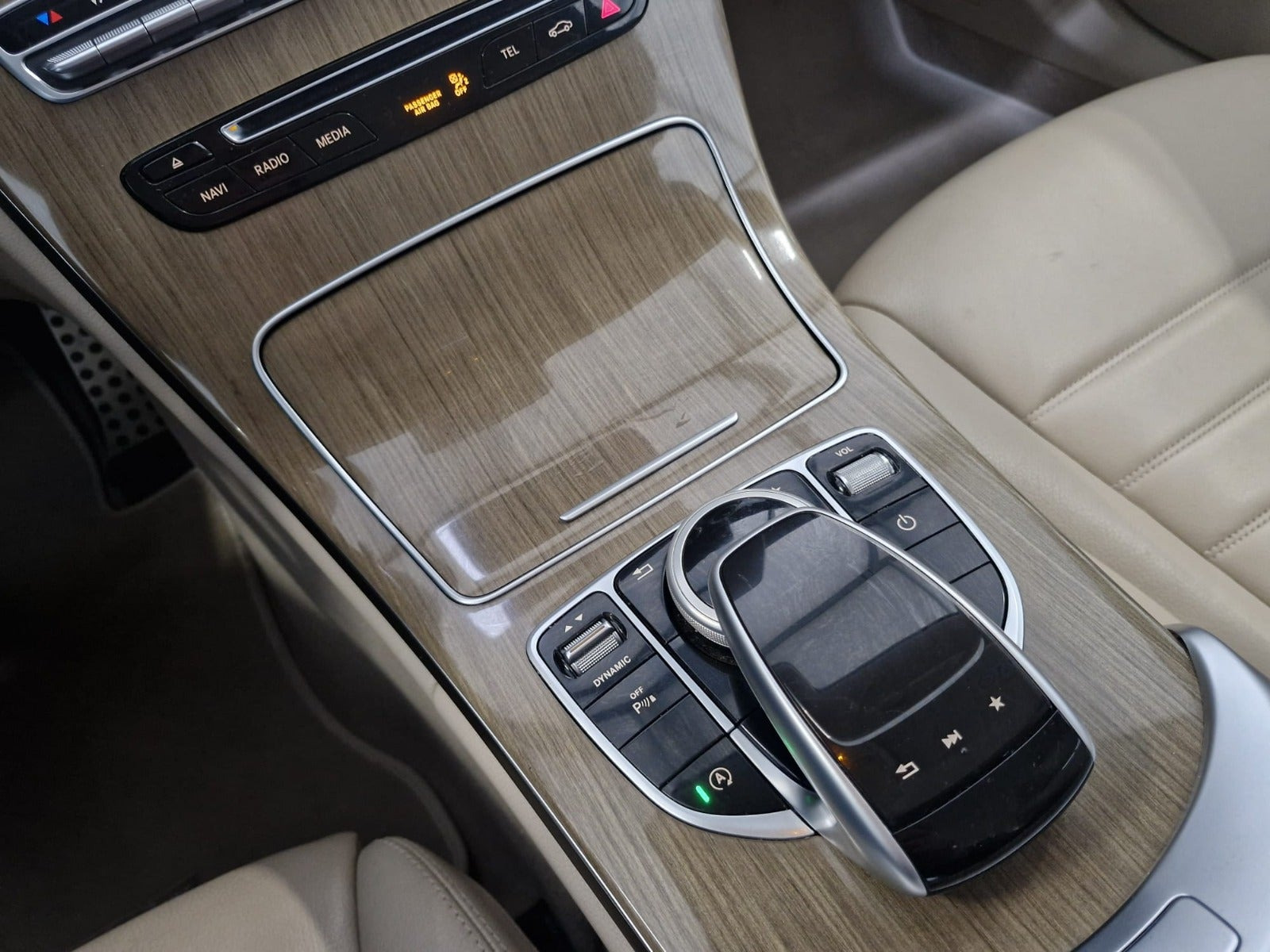 Sort Mercedes C400 fra 2016
