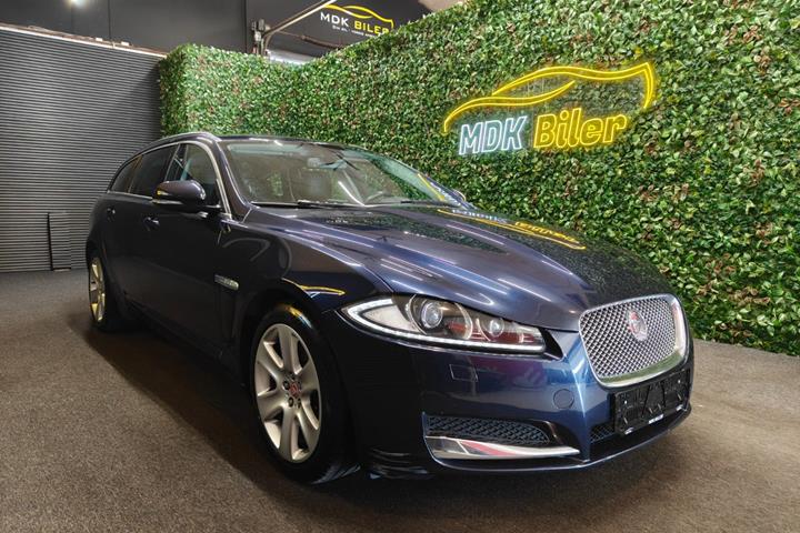 undefined Jaguar XF fra 2014 set udefra