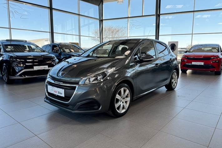 Grå Peugeot 208 fra 2017