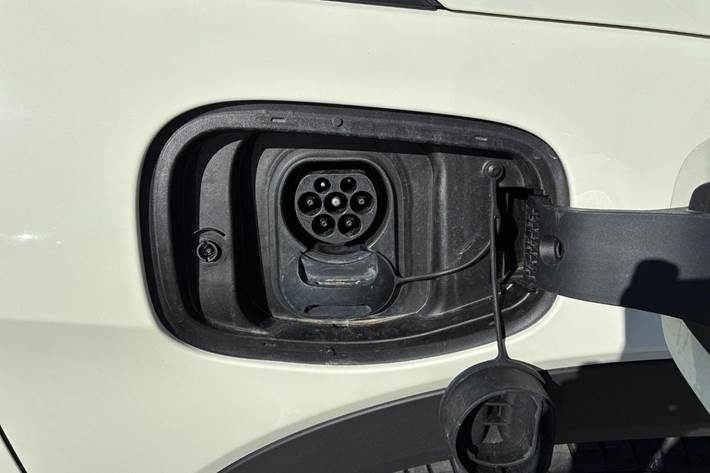 Hvid BYD Dolphin fra 2024