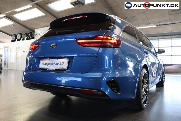 Blå Kia Ceed fra 2019