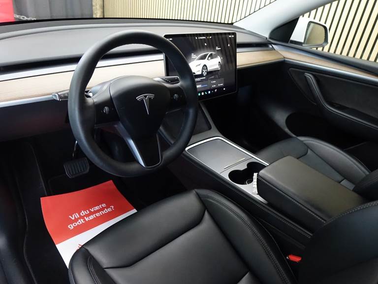 Tesla Model Y Long Range AWD
