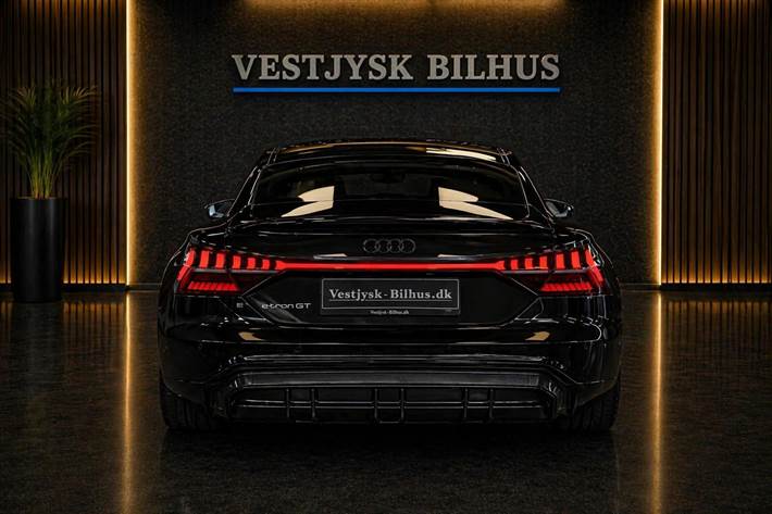 Sort Audi e-tron GT fra 2022