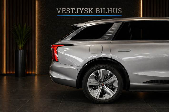 undefined Hongqi E-HS9 fra 2024