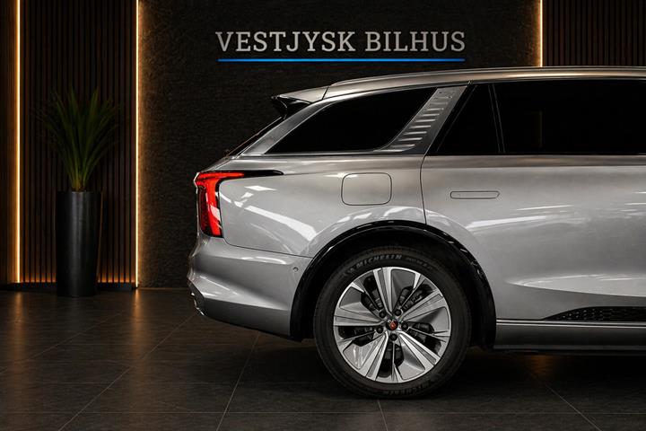 undefined Hongqi E-HS9 fra 2024
