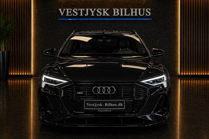 Sort Audi e-tron fra 2022