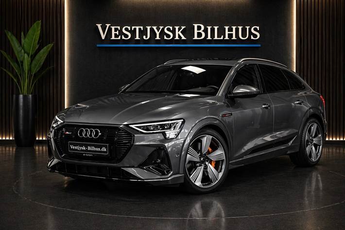 Grå Audi e-tron fra 2022