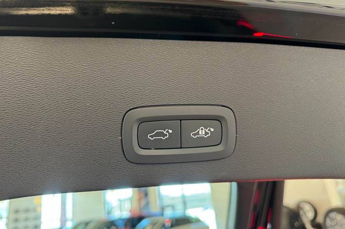 Sort Volvo C40 fra 2023