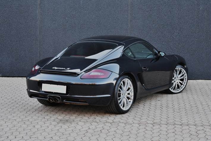 Sort Porsche Cayman S fra 2007