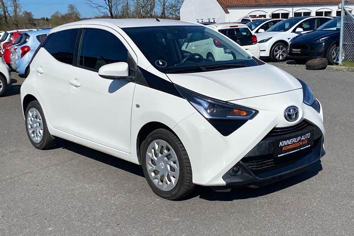 Hvid Toyota Aygo fra 2020