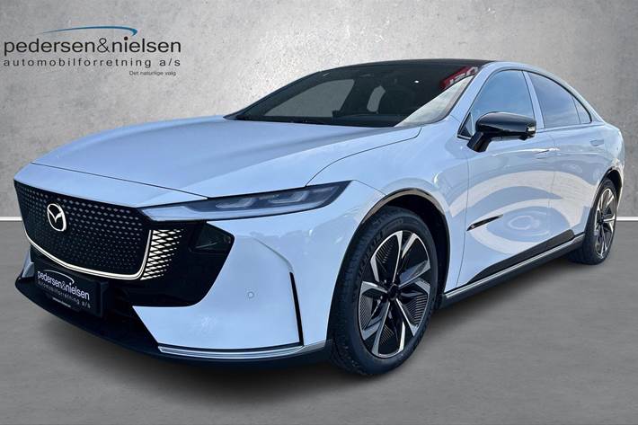 Hvid Mazda 6e fra 2026