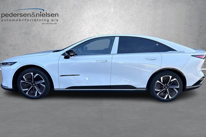 Hvid Mazda 6e fra 2026