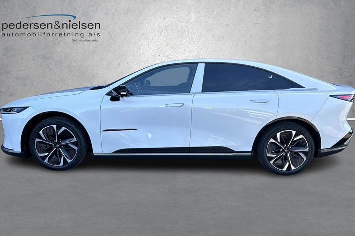 Hvid Mazda 6e fra 2025