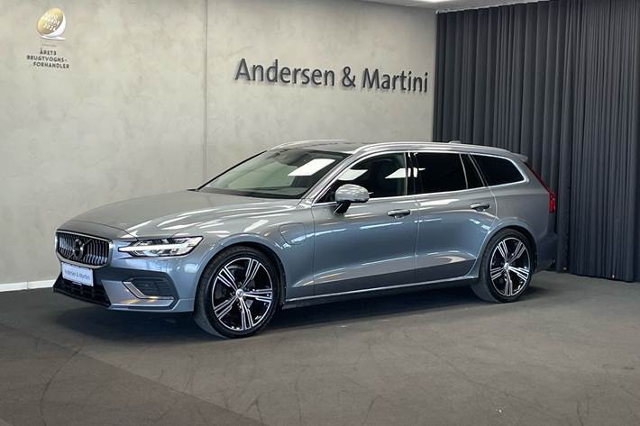 Grå Volvo V60 fra 2020