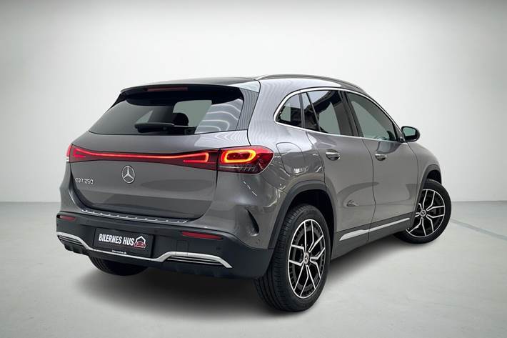 Grå Mercedes EQA 250 fra 2023
