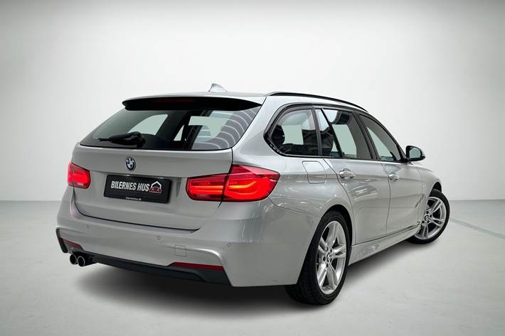 Grå BMW 320d fra 2019