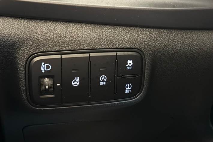 Grå Hyundai i20 fra 2022