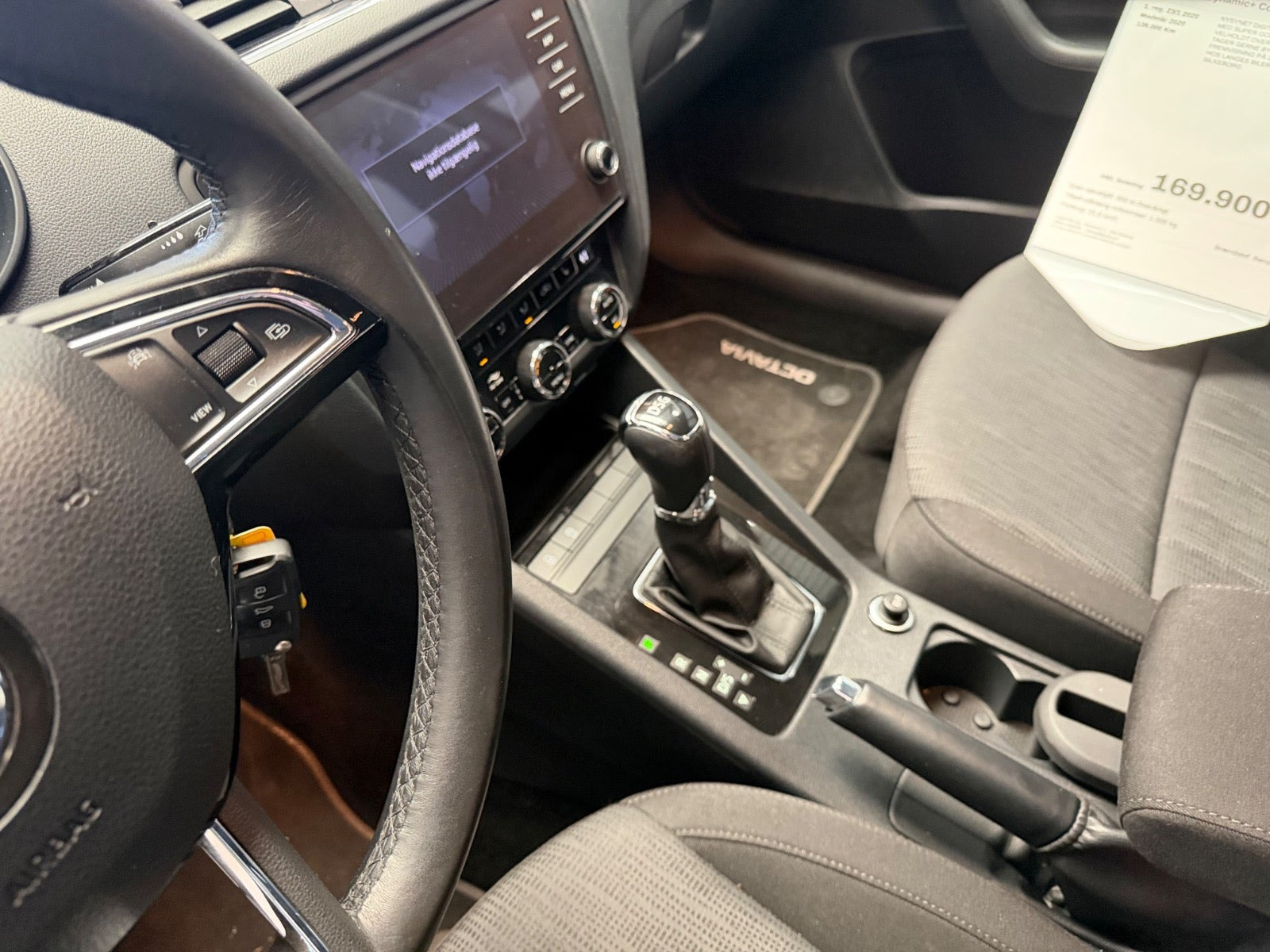 Grå Skoda Octavia fra 2020