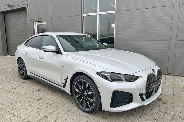 Hvid BMW i4 fra 2025