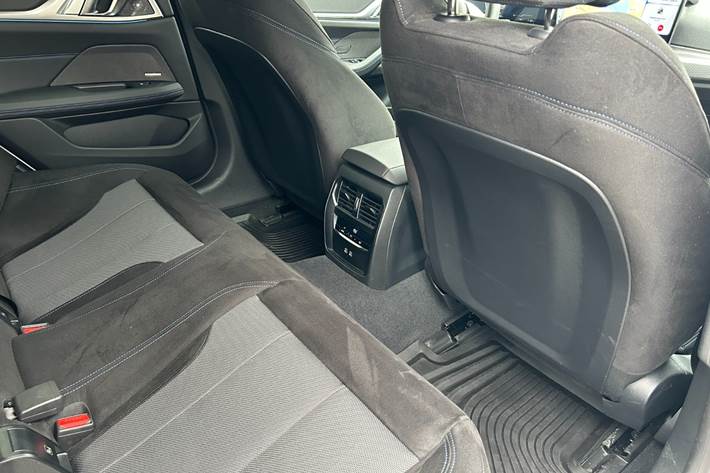 Hvid BMW i4 fra 2025