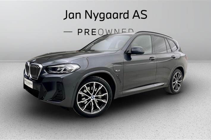 Grå BMW X3 fra 2022