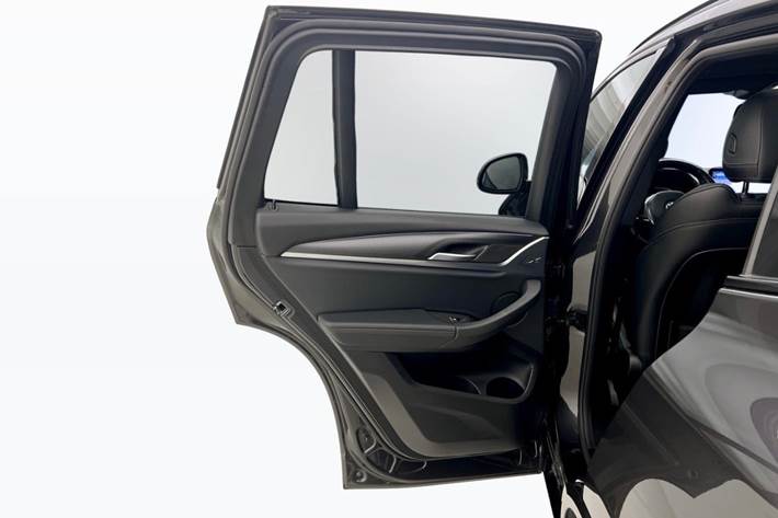 Grå BMW X3 fra 2022