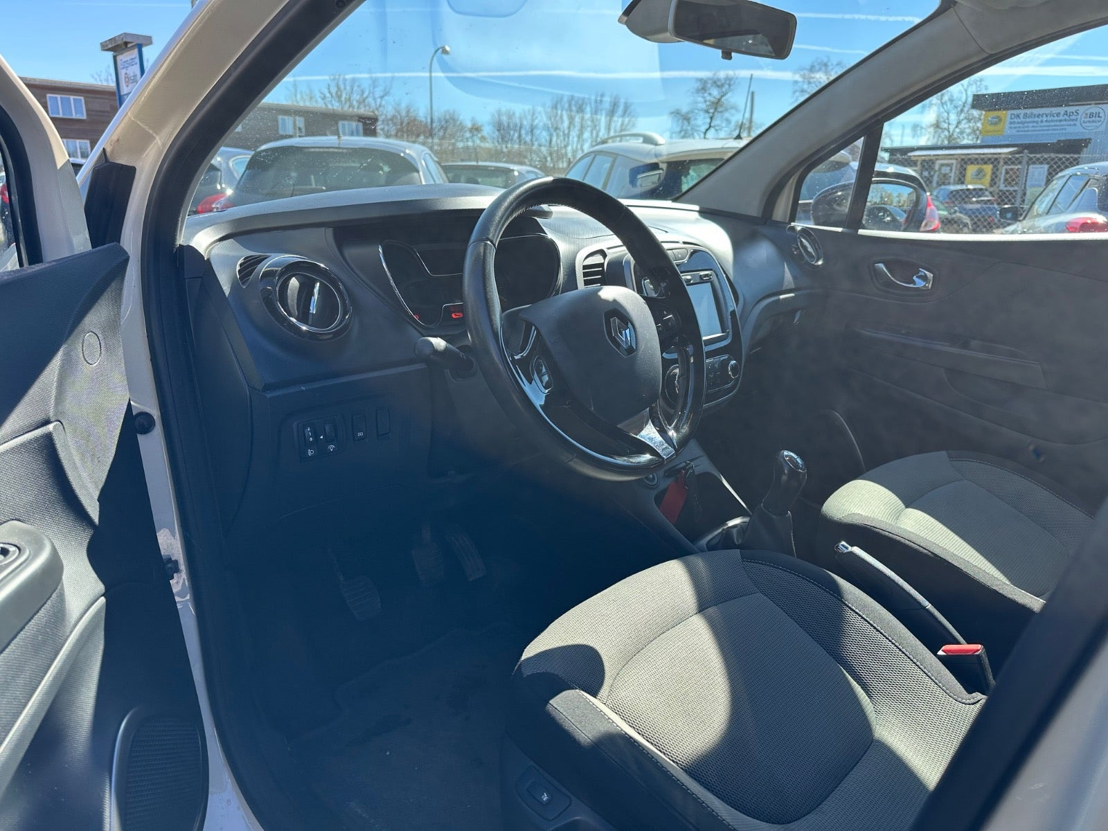 Beige Renault Captur fra 2016