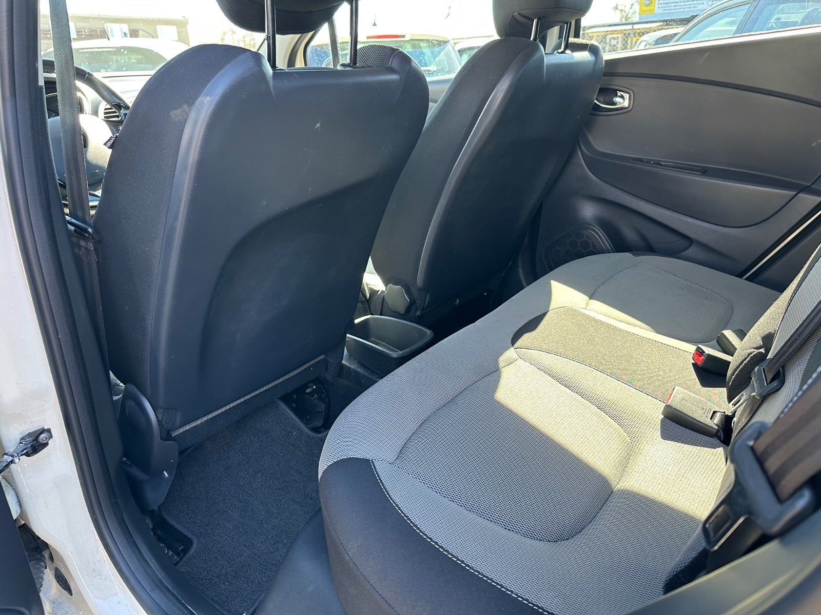Beige Renault Captur fra 2016