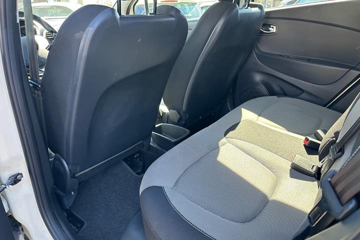 Beige Renault Captur fra 2016