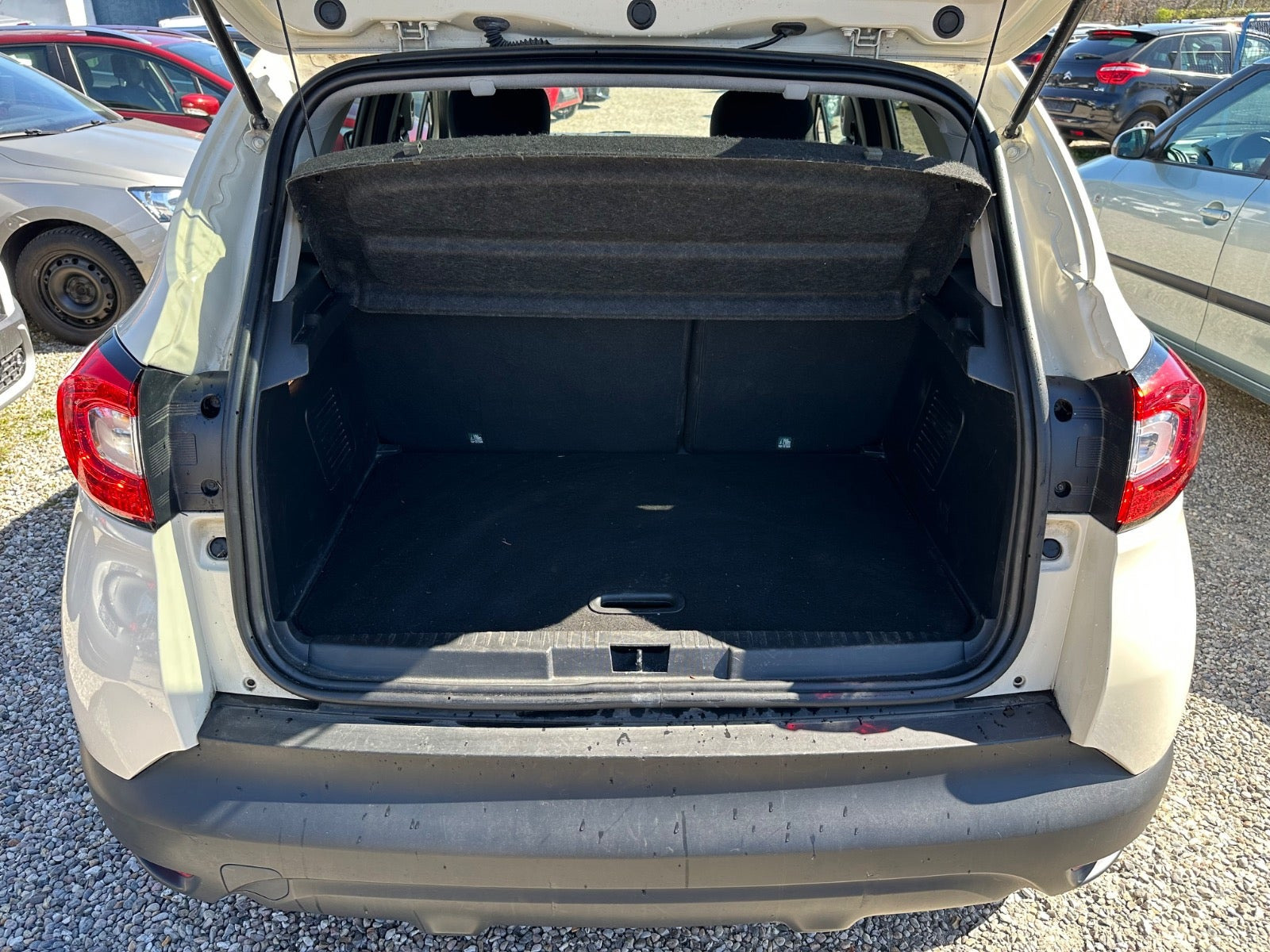 Beige Renault Captur fra 2016
