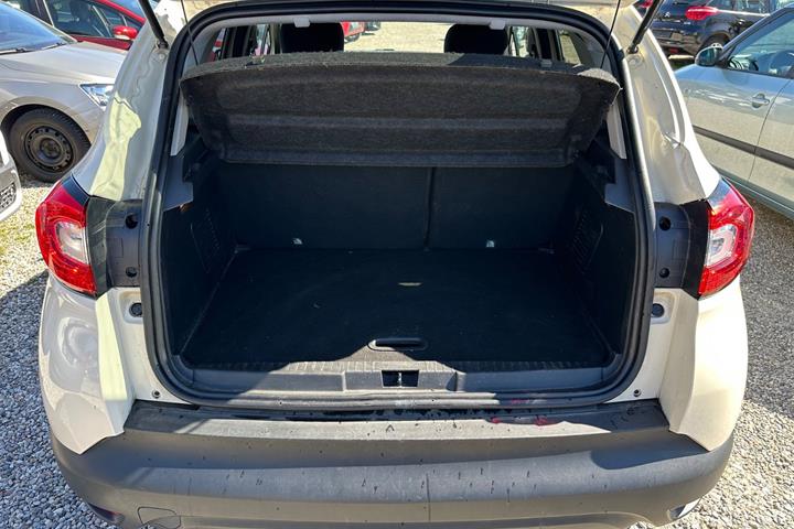 Beige Renault Captur fra 2016