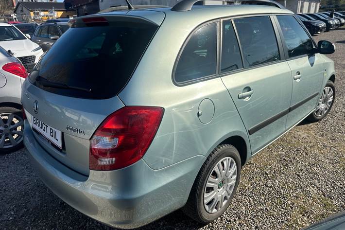 Grøn Skoda Fabia fra 2013