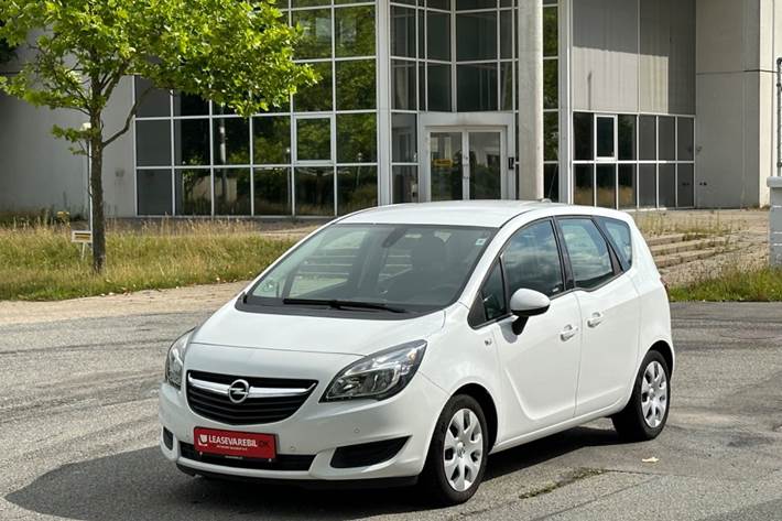 Hvid Opel Meriva fra 2017