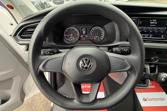 Hvid VW Transporter fra 2020