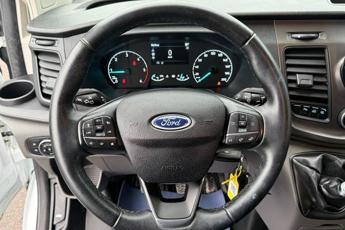 Hvid Ford Transit Custom 300 L2 fra 2022