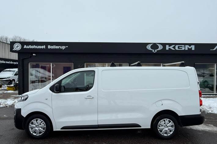 Hvid Opel Vivaro fra 2022