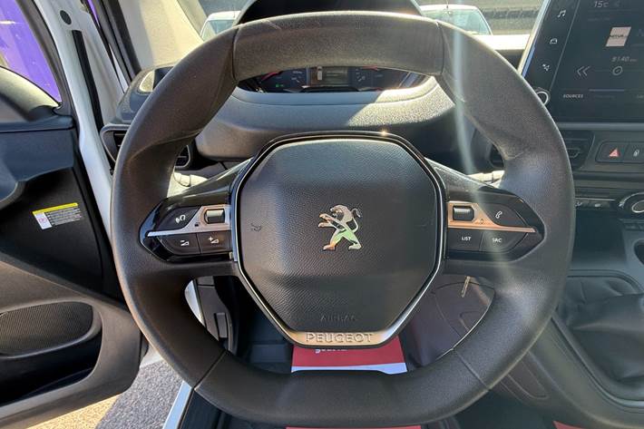 Hvid Peugeot Partner fra 2020