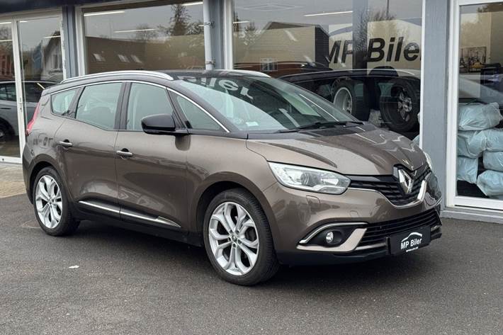 Brun Renault Grand Scenic IV fra 2017