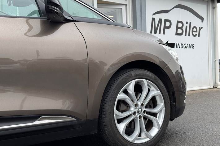 Brun Renault Grand Scenic IV fra 2017