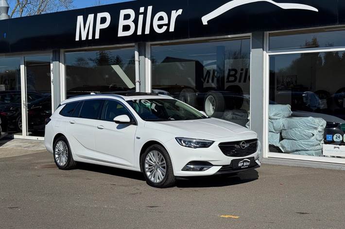 Hvid Opel Insignia fra 2019