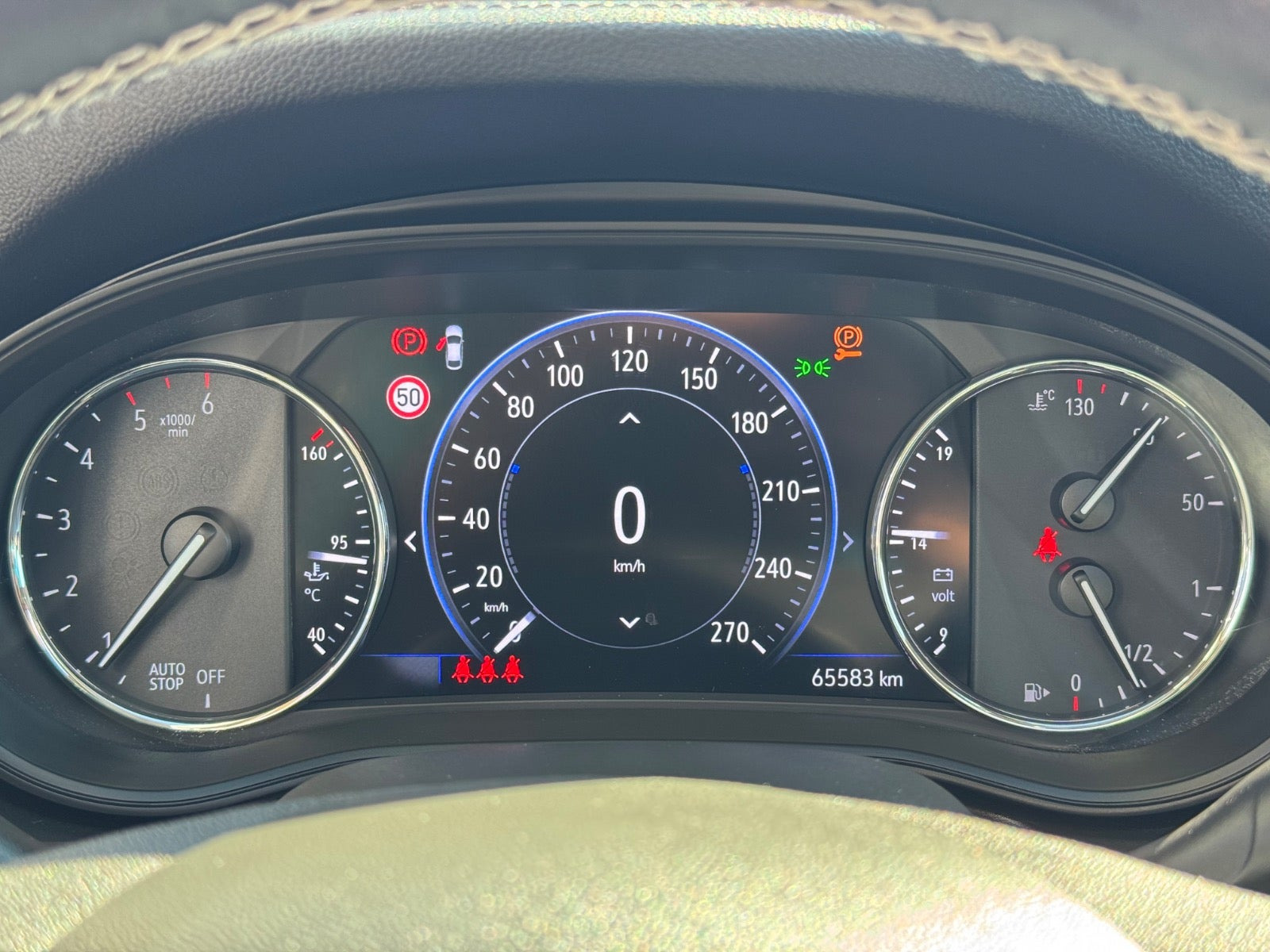 Hvid Opel Insignia fra 2019