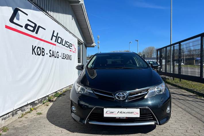 Blå Toyota Auris fra 2012
